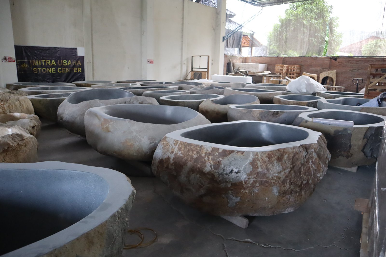 natural stone bathtub